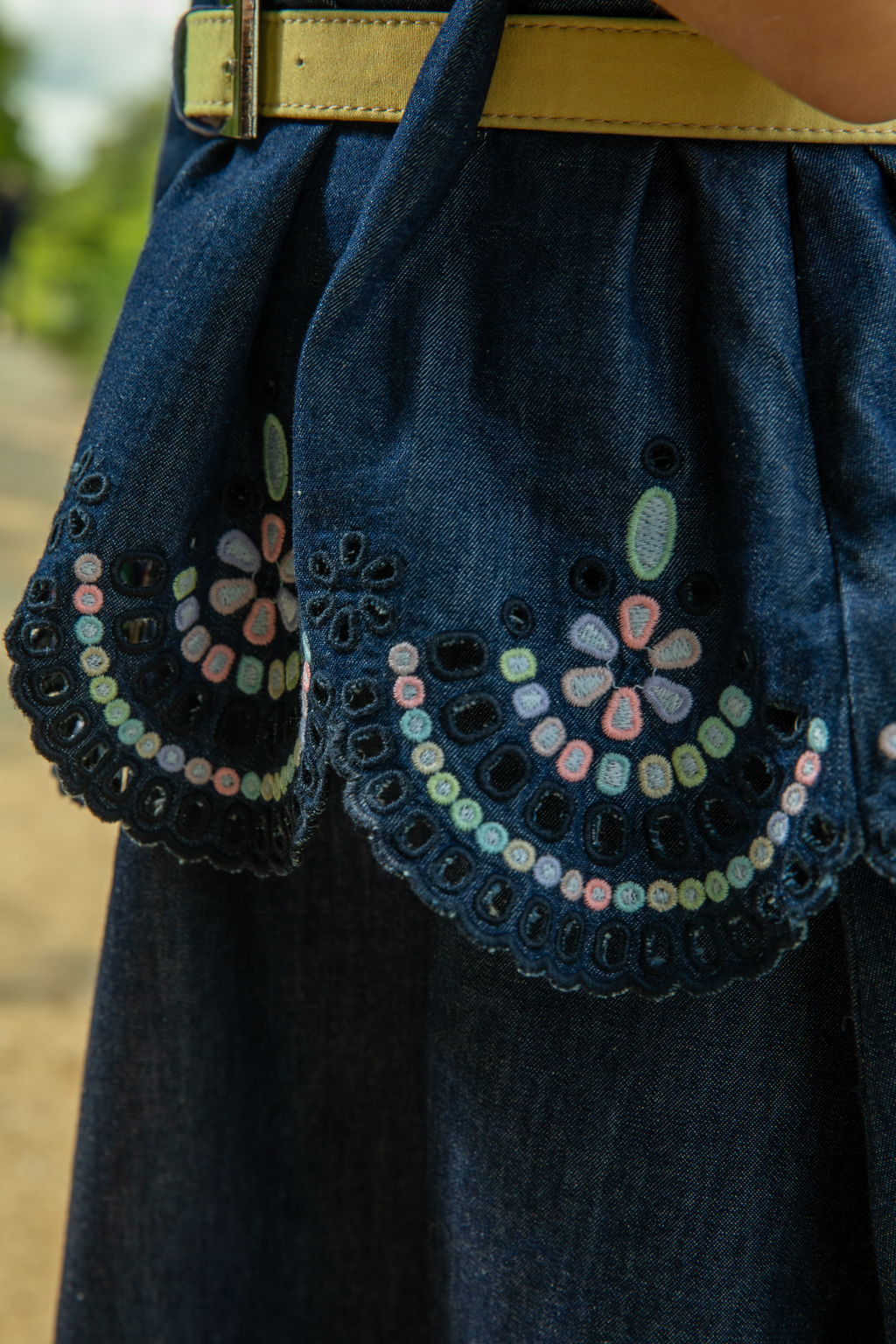 فستان جينز بناتي "يمر طيفك في خيالي"